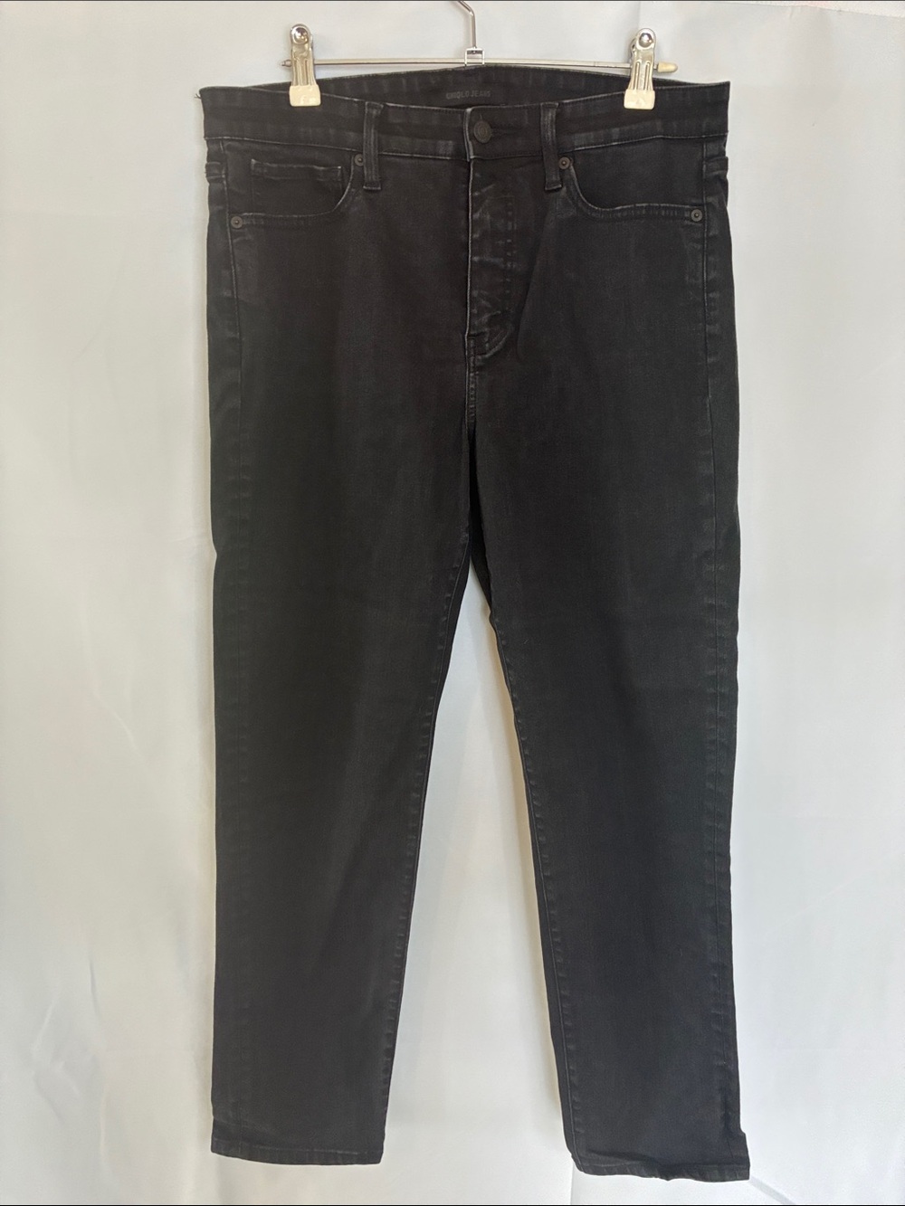 Uniqlo High-Rise Straight Jeans in Black Wash